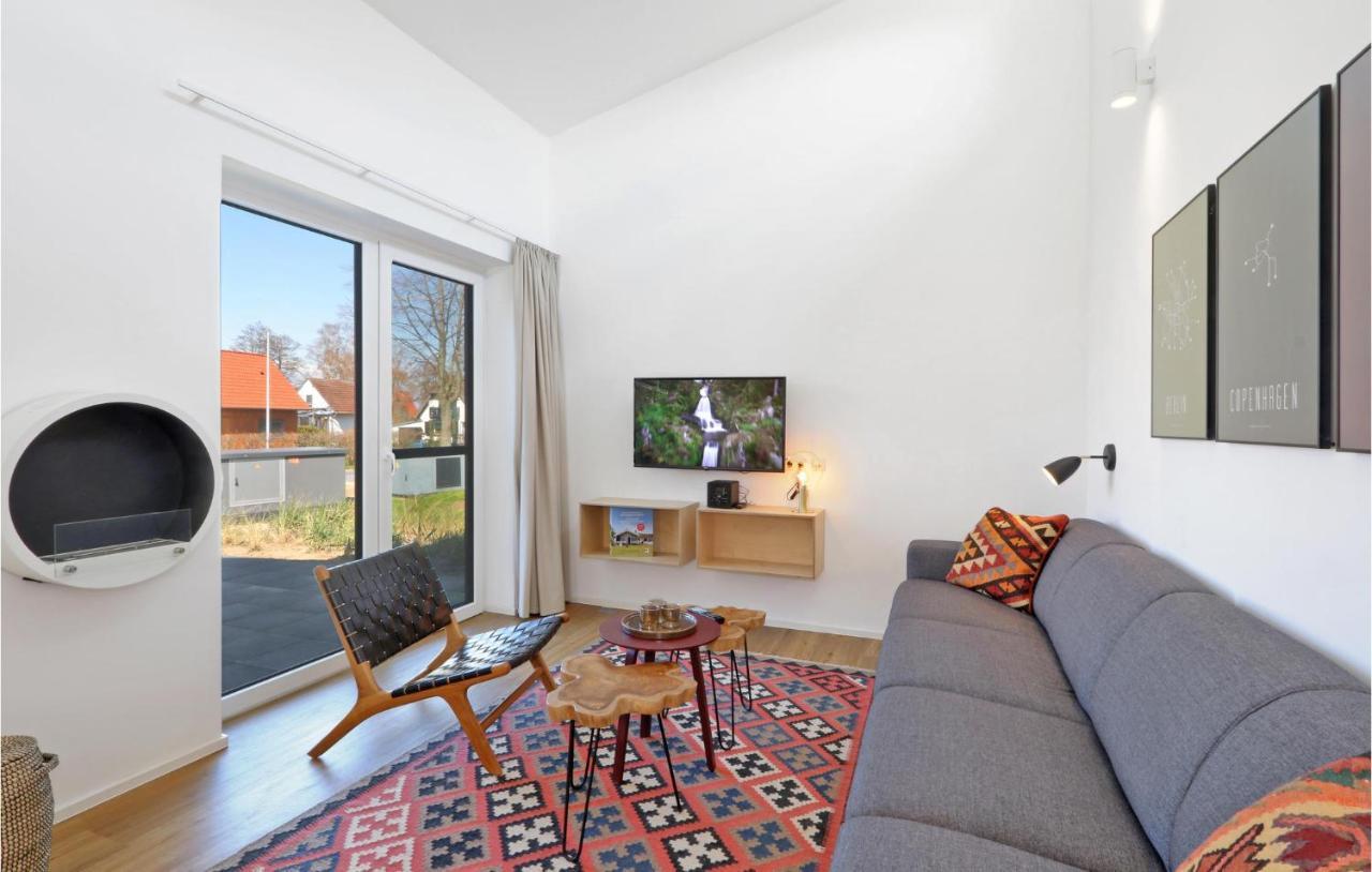 Amazing Home In Lembruch-Duemmer See With Kitchen 외부 사진