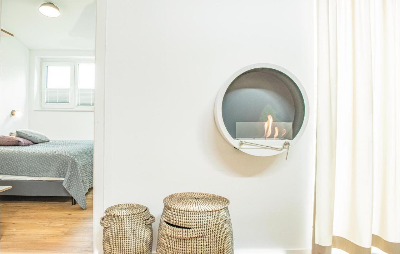 Amazing Home In Lembruch-Duemmer See With Kitchen 외부 사진