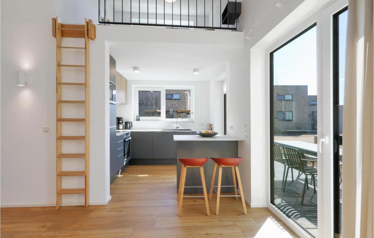 Amazing Home In Lembruch-Duemmer See With Kitchen 외부 사진