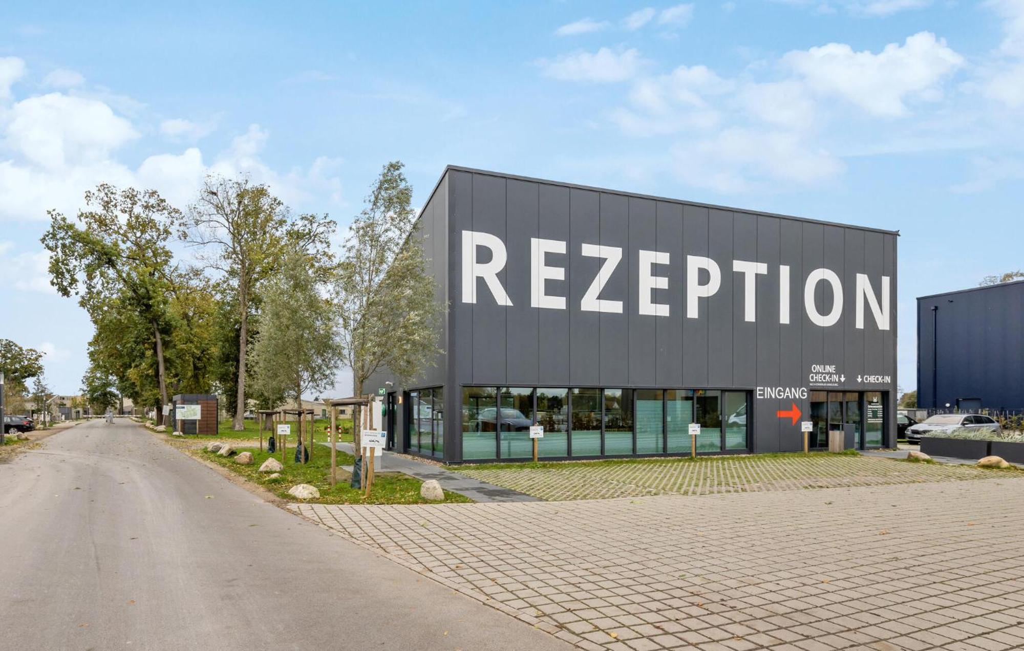 Amazing Home In Lembruch-Duemmer See With Kitchen 외부 사진