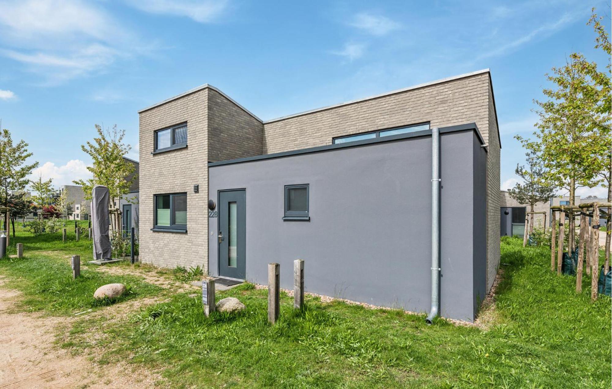Amazing Home In Lembruch-Duemmer See With Kitchen 외부 사진